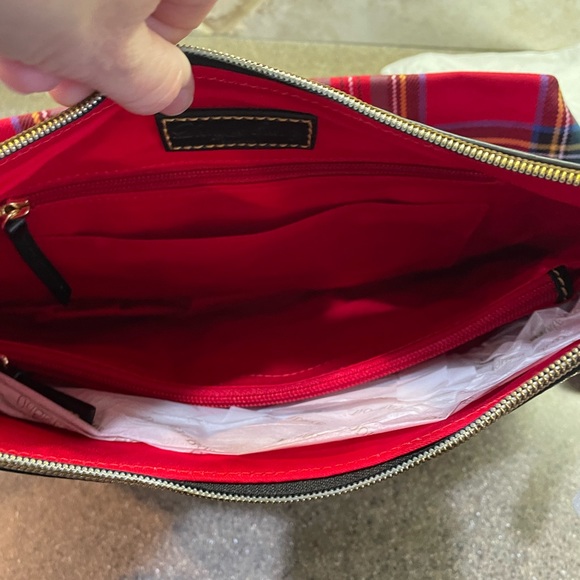 🆕 Dooney & Bourke Red Tartan Plaid Large Erica Shoulder Bag - Picture 8 of 8